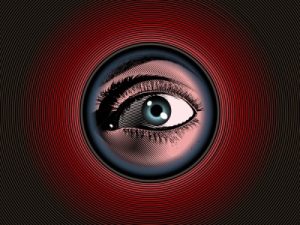 Concepto de cámara oculta que representa grabaciones secretas de video y violación de la privacidad